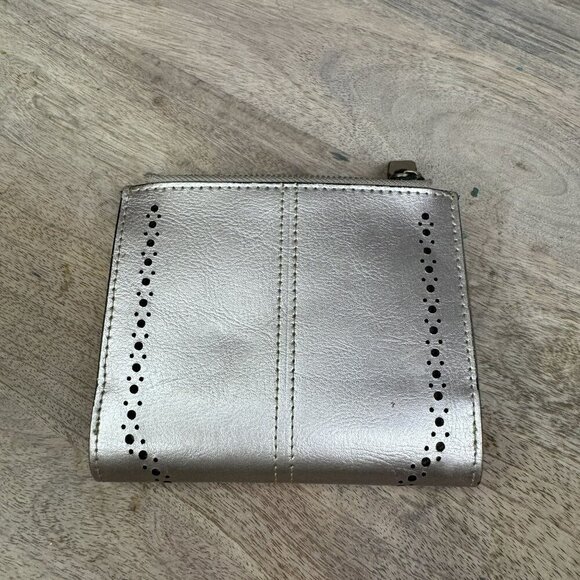 Compact Gold Wallet With Floral Button & Zipper Multiple slots and bill holder - Picture 9 of 9